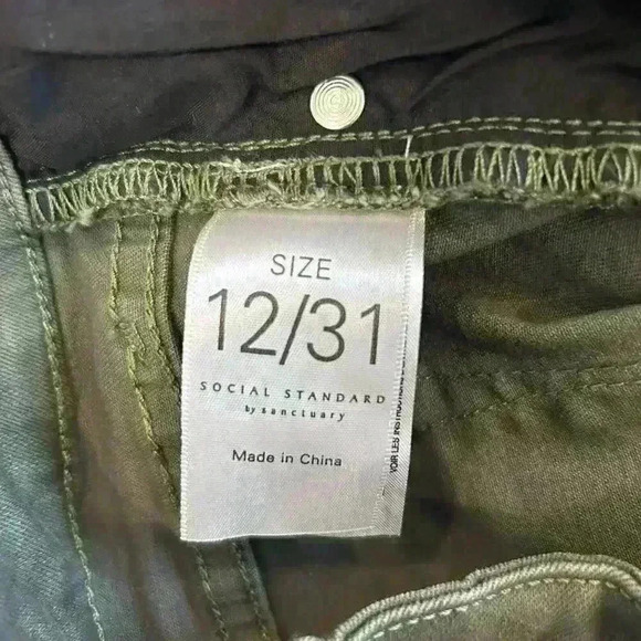 Social Standard by Sanctuary Jeans High Rise Skinny Cotton Camo Green Size 12/31 - Picture 6 of 7